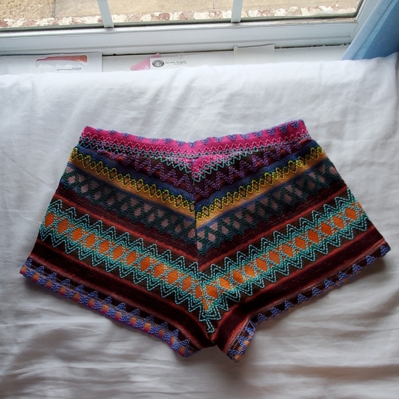 Patterned Shorts - Picture 3 of 4